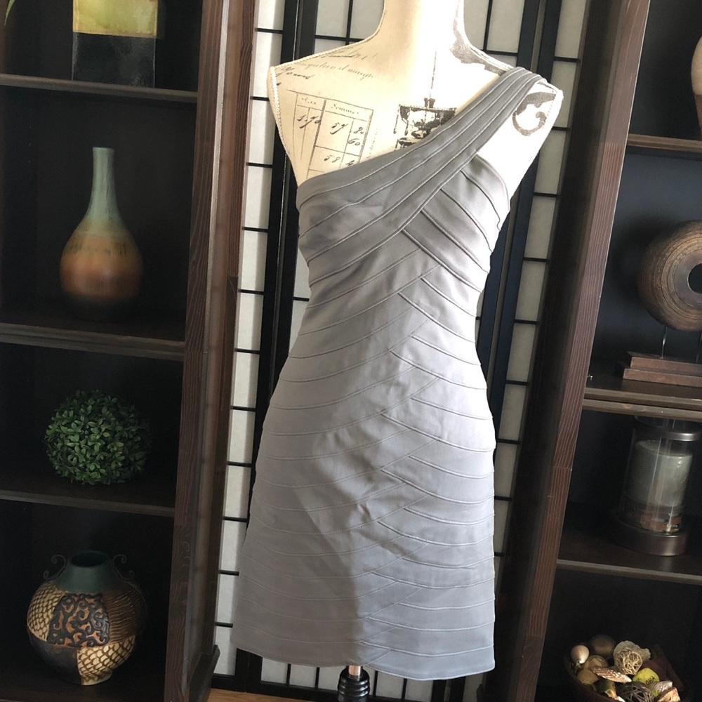 BCBGMaxAzria | strapless gray bandage dress